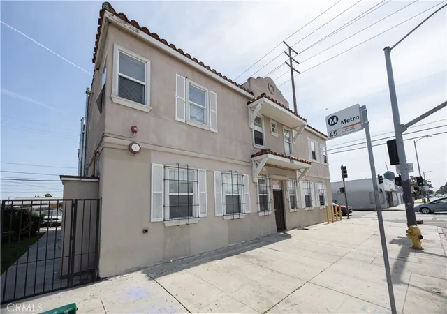 Listing Photo 4 - Condo for sale in building located at 9124 S Broadway, Los Angeles, CA 90003