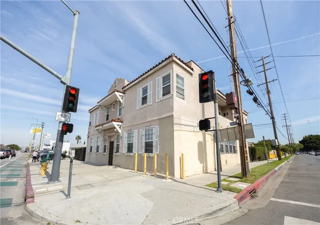 Listing Photo 5 - Condo for sale in building located at 9124 S Broadway, Los Angeles, CA 90003