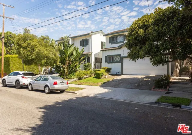 Homes for sale in Santa Monica, CA | 2313 5th St #2, Santa Monica, CA 90405 | MLS# 26844513