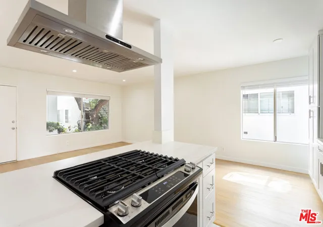 Homes for sale in Santa Monica, CA | 2313 5Th St #2, Santa Monica, CA 90405 | MLS# 26844513