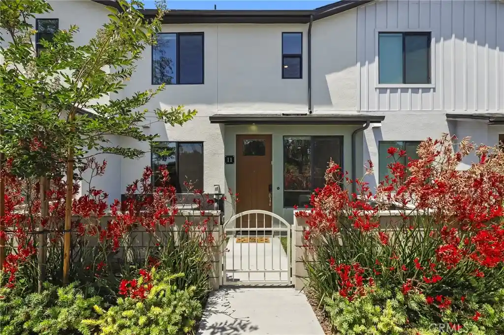 Listing Photo 1 - Condo for sale in 2771 W Pepper Tree Dr located at 2771 W Pepper Tree Dr, Anaheim, CA 92801 - Unit #11