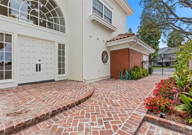 Photo 2 of Condo for sale at 2 Belcourt, Newport Beach, CA 92660 | MLS# NP26124316 | Listing updated on 2026-10-01