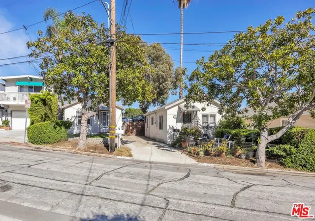 Photo 2 of Single family home for sale at 1226 Corona St, Hermosa Beach, CA 90254 | MLS# 26844077 | Listing updated on 2026-09-09