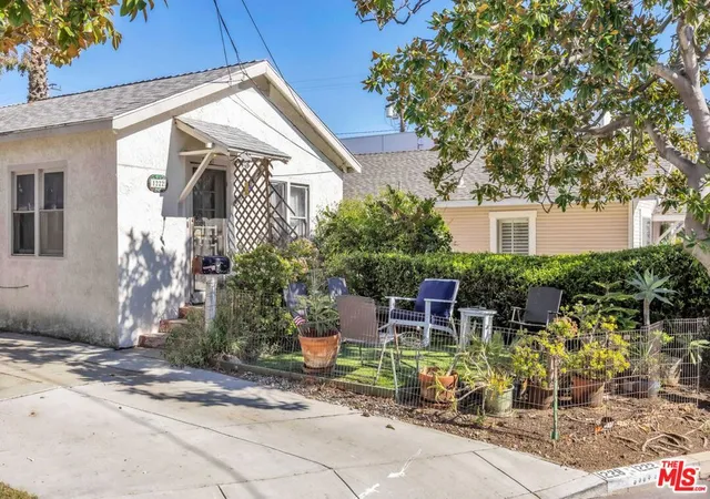 Photo 3 of Single family home for sale at 1226 Corona St, Hermosa Beach, CA 90254 | MLS# 26844077 | Listing updated on 2026-09-09