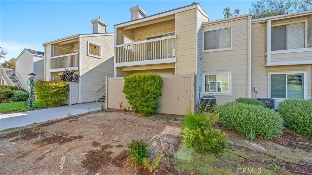 Listing Photo 1 - Condo for sale in 23506 Cambridge Rd located at 23506 Cambridge Rd, Yorba Linda, CA 92887 - Unit 23506 Cambridge Rd
