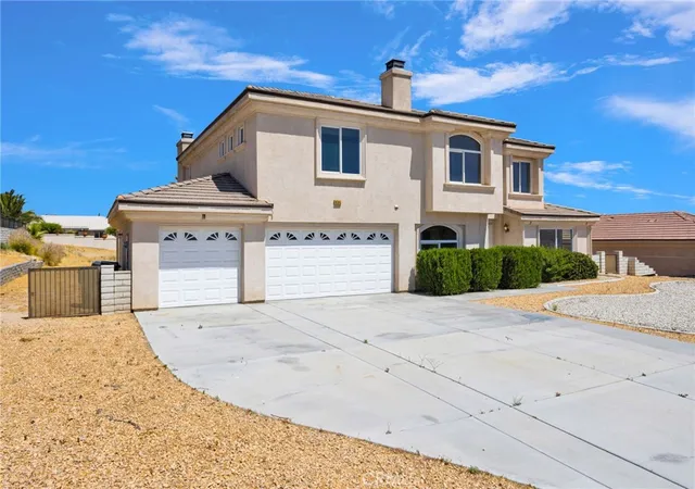 Photo 3 of Single family home for sale at 16245 Ridge View Dr, Apple Valley, CA 92307 | MLS# CV26124284 | Listing updated on 2026-10-03