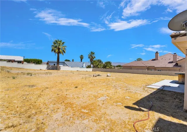 Photo 4 of Single family home for sale at 16245 Ridge View Dr, Apple Valley, CA 92307 | MLS# CV26124284 | Listing updated on 2026-10-03