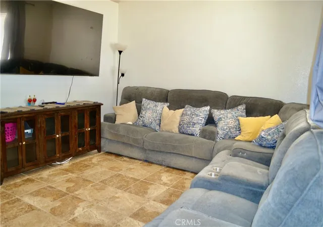 Photo 3 of Single family home for sale at 809 S Sunset, Ridgecrest, CA 93555 | MLS# SR26124393 | Listing updated on 2026-06-09