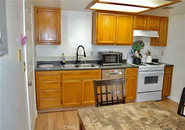 Photo 4 of Single family home for sale at 809 S Sunset, Ridgecrest, CA 93555 | MLS# SR26124393 | Listing updated on 2026-06-09
