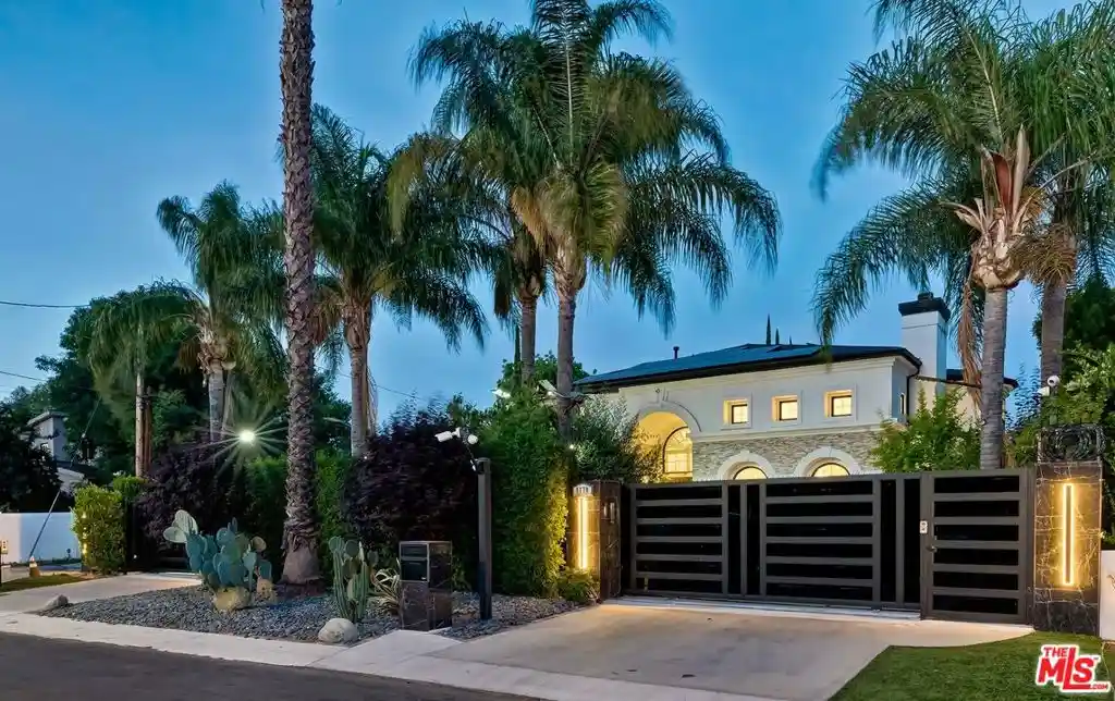 Photo 1 of Mansion for sale at 5170 Gloria Ave, Encino, CA 91436 | MLS# 26840573 | Listing updated on 2026-10-29
