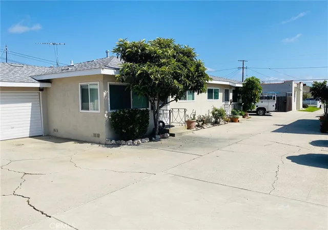 Homes for sale in Hawthorne, CA | 4209 W 139Th, Hawthorne, CA 90250 | MLS# SB26124481