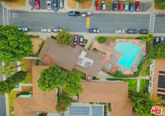 Listing Photo 4 - Condo for sale in building located at 3622 Kalsman Dr, Los Angeles, CA 90016 - Unit #258 (aka 4
