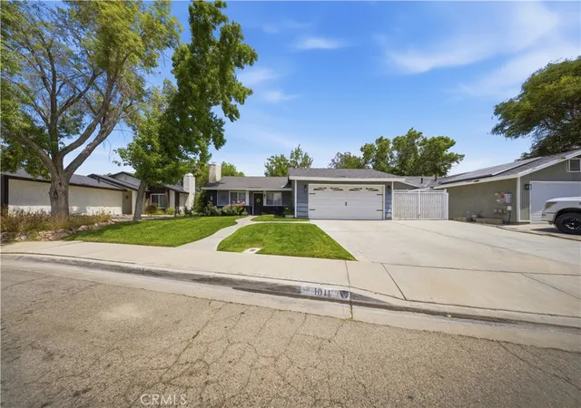 1st image of 1011 Lightcap, Lancaster, CA 93535 | MLS# SR26124594
