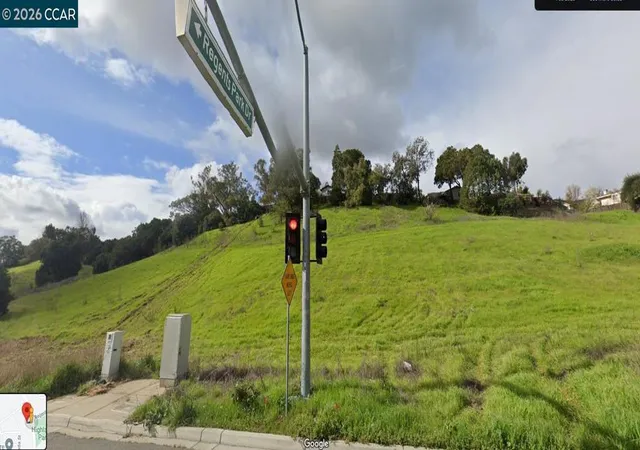 4th image of 1025 Columbus Pkwy, Vallejo, CA 94591 | MLS# 41137590