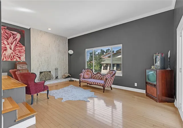 Photo 4 of Single family home for sale at 20906 Almazan Rd, Woodland Hills, CA 91364 | MLS# SB26123952 | Listing updated on 2026-06-09