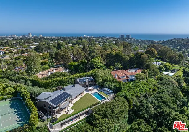 Photo 3 of Single family home for sale at 859 Woodacres Rd, Santa Monica, CA 90402 | MLS# 26844605 | Listing updated on 2026-06-16