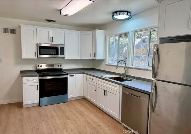 Photo 4 of Single family home for sale at 9633 Baden, Chatsworth, CA 91311 | MLS# SR26123231 | Listing updated on 2026-07-15