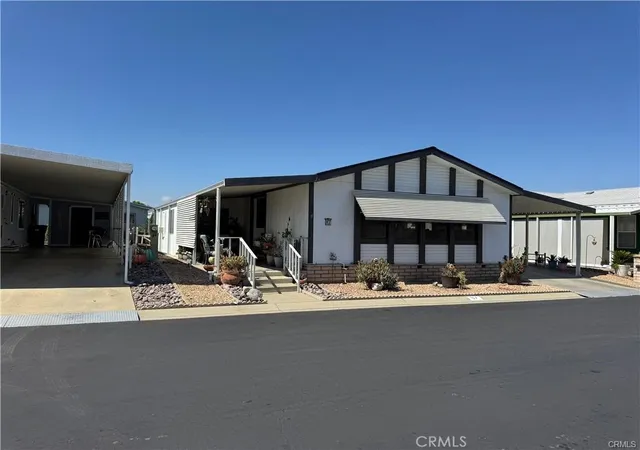 Photo 2 of Manufactured home for sale at 24600 Mountain #87, Hemet, CA 92544 | MLS# PW26124643 | Listing updated on 2026-06-09
