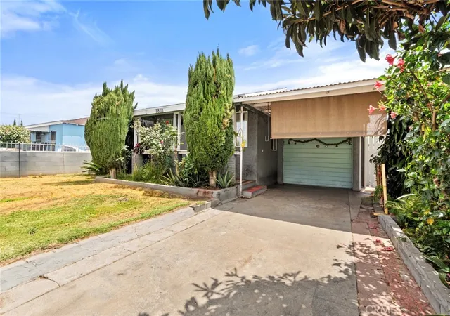 3rd image of 1818 N Rose, Compton, CA 90221 | MLS# DW26124624