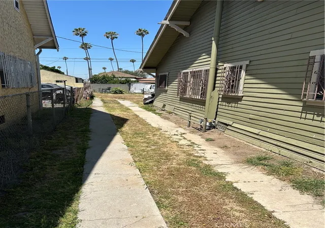 Photo 2 of Sale Pending at 5859 S Figueroa, Los Angeles, CA 90003 | MLS# DW26124687 | Listing updated on 2026-10-05