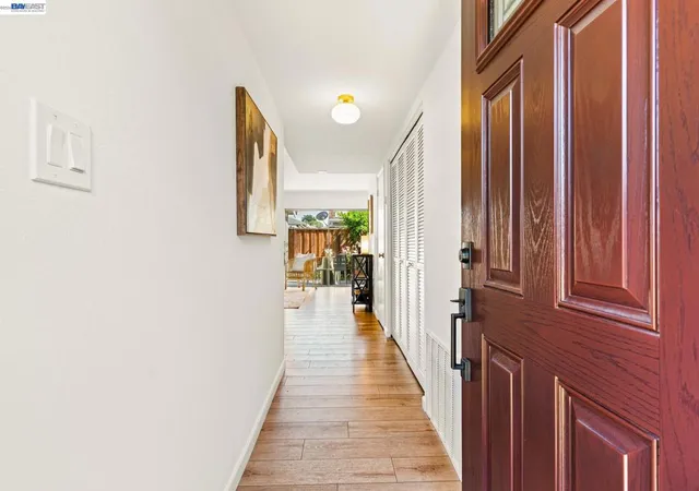 Listing Photo 4 - Condo for sale in building located at 21065 Baker Rd, Castro Valley, CA 94546