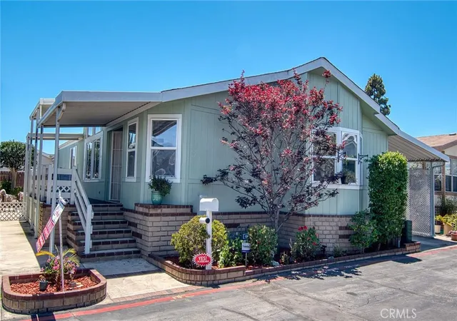 Photo 3 of Manufactured home for sale at 16444 Bolsa Chica Ave #74, Huntington Beach, CA 92649 | MLS# PW26124760 | Listing updated on 2026-10-11