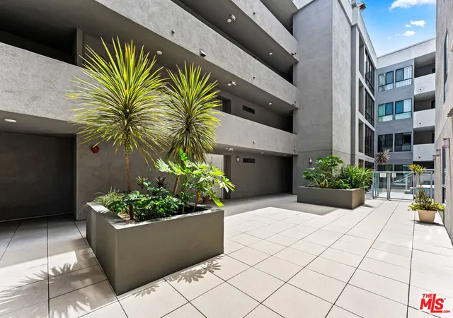 2nd image of 12115 San Vicente Blvd #111, Los Angeles, CA 90049 | MLS# 26844629