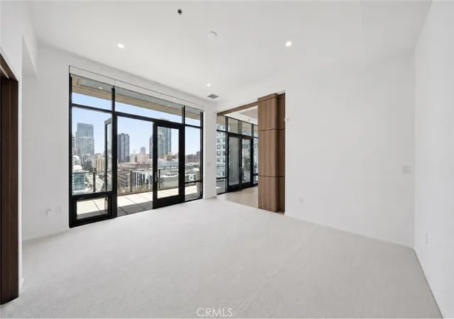 3rd image of 1111 S Grand Ave #PH 5, Los Angeles, CA 90015 | MLS# OC26120568