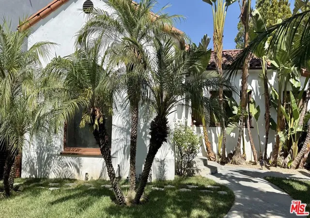 Photo 1 of Single family home for sale at 118 N La Peer Dr, Los Angeles, CA 90048 | MLS# 26844851 | Listing updated on 2026-09-12
