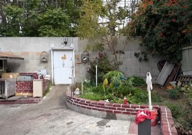 Photo 3 of Single family home for sale at 2901 Elm St, Los Angeles, CA 90065 | MLS# GD26124677 | Listing updated on 2026-06-09