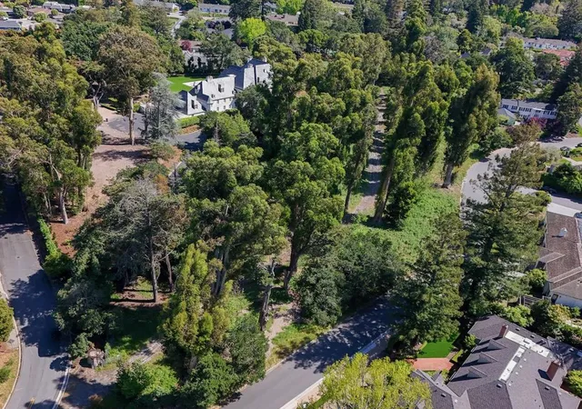 1st image of 25 Fagan Dr, Hillsborough, CA 94010 | MLS# ML82050246