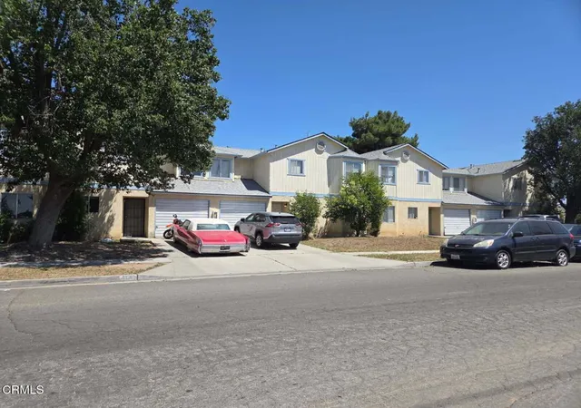 1st image of 4140 N Clark St, Fresno, CA 93726 | MLS# V1-36881
