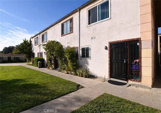 2nd image of 1001 E Grant, Santa Ana, CA 92701