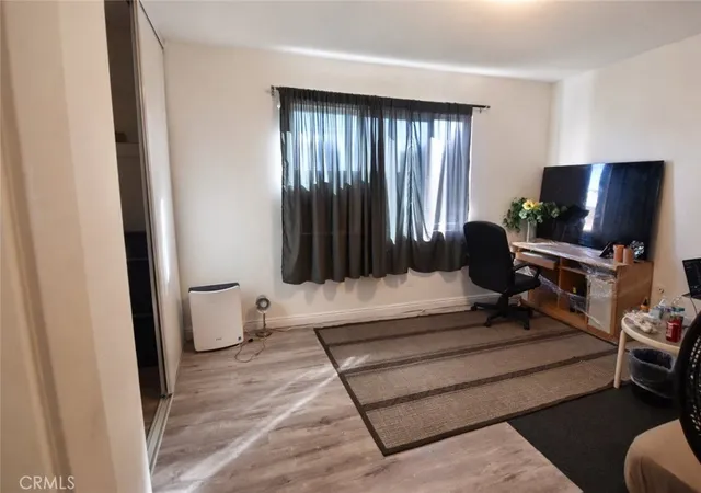 3rd image of 1001 E Grant, Santa Ana, CA 92701