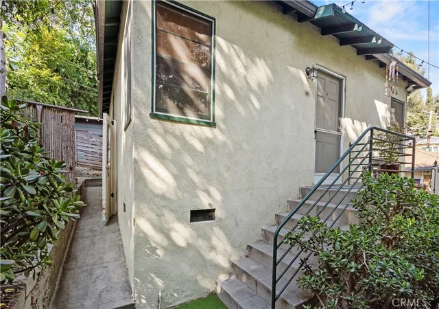 Photo 4 of House for sale at 2051 Lake Shore, Los Angeles, CA 90039 | MLS# AR26124992 | Listing updated on 2026-07-14