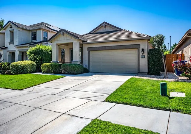 1st image of 1149 Bellflower Wy, Los Banos, CA 93635 | MLS# ML82050255