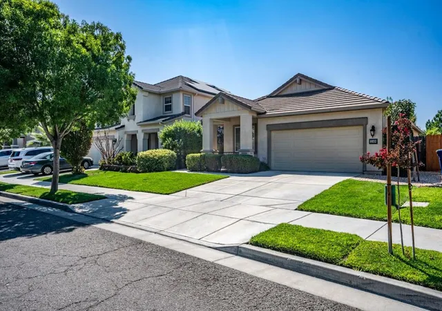 2nd image of 1149 Bellflower Wy, Los Banos, CA 93635 | MLS# ML82050255