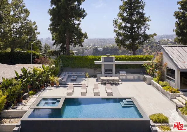 Photo 1 of Single family home for sale at 1270 Lago Vista Dr, Beverly Hills, CA 90210 | MLS# 26843209 | Listing updated on 2026-10-07