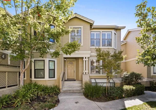 Listing Photo 1 - Condo for sale in building located at 951 La Mesa Ter, Sunnyvale, CA 94086 - Unit #A