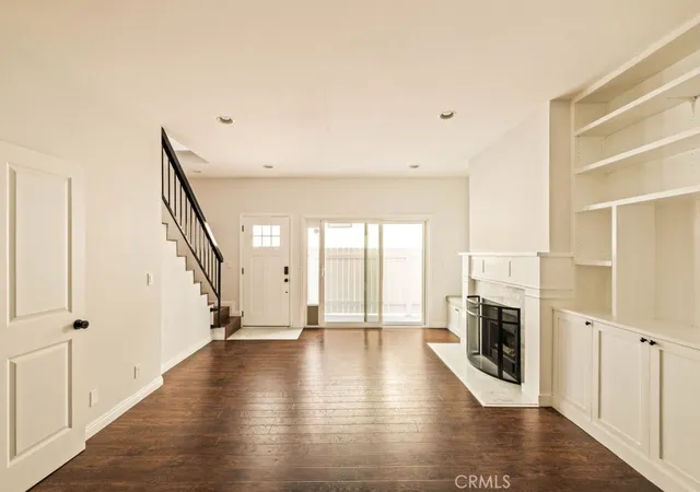 Photo 2 of Sale Pending at 13948 Moorpark St, Sherman Oaks, CA 91423 | MLS# SR26125071 | Listing updated on 2026-09-29