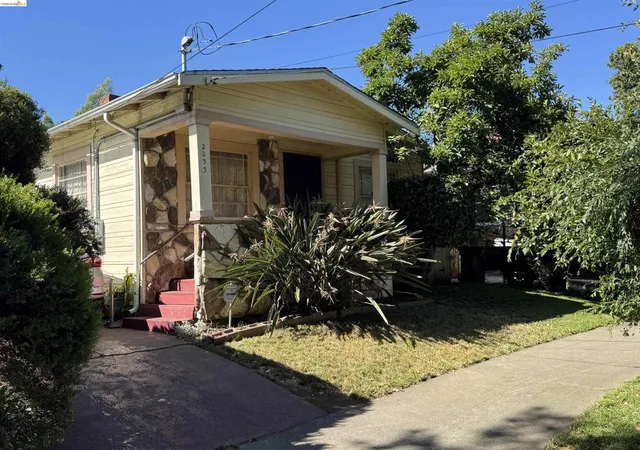 Homes for sale in Oakland, CA | 2233 85th Ave, Oakland, CA 94605 | MLS# 41137654