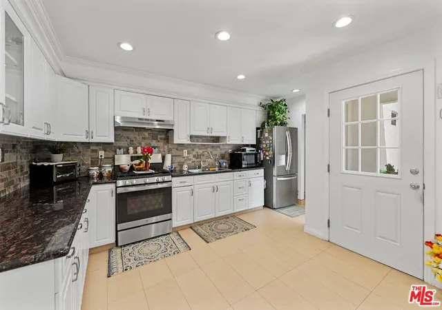 2nd image of 1430 N Dominion Ave, Pasadena, CA 91104 | MLS# 26843817