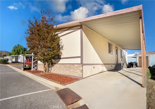 2nd image of 40701 Rancho Vista Blvd #15, Palmdale, CA 93551 | MLS# SR26125184