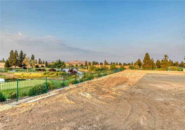 17th image of 2490 E Copper Ridge Dr, Fresno, CA 93730 | MLS# FR26125234