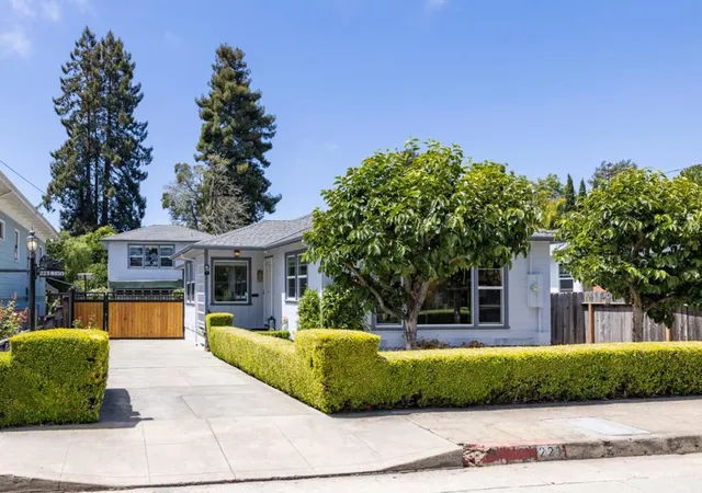 Photo 1 of Single family home for sale at 223 Rigg St, Santa Cruz, CA 95060 | MLS# ML82036709 | Listing updated on 2026-10-30
