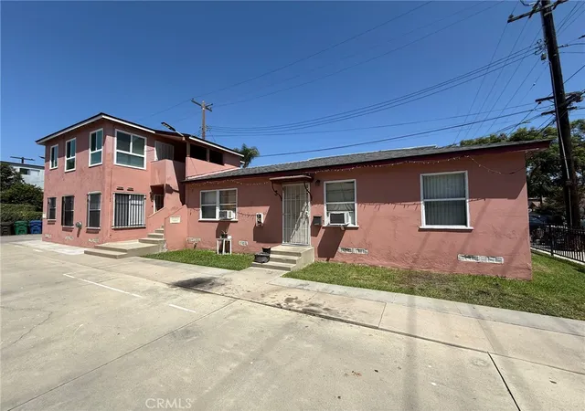 Photo 3 of Multi family home for sale at 1111 Walnut, Long Beach, CA 90813 | MLS# PW26123123 | Listing updated on 2026-08-31