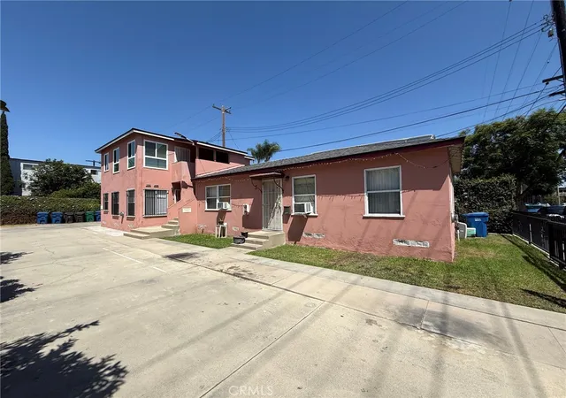 Photo 3 of House for sale at 1111 Walnut, Long Beach, CA 90813 | MLS# PW26123123 | Listing updated on 2026-08-31