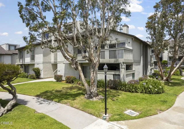 Homes for sale in Oxnard, CA | 3027 Harbor Blvd, Oxnard, CA 93035 | MLS# V1-36893