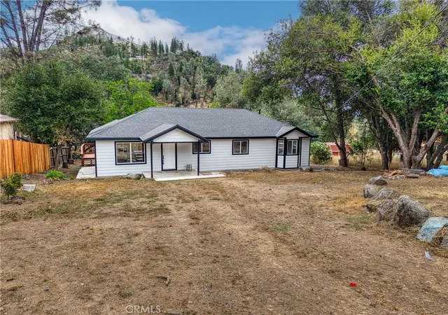 Photo 3 of Single family home for sale at 17440 Cache Crk, Clearlake Oaks, CA 95423 | MLS# LC26125345 | Listing updated on 2026-08-31