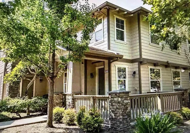 Photo 1 of Sale Pending at 1613 Arianna Ln, San Ramon, CA 94582 | MLS# 41137683 | Listing updated on 2026-07-02